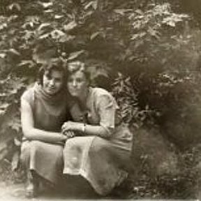 Фотография "г. Алатырь (Чувашия), июль 1959 г.
Одноклассницы (я слева)"