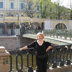 Фотография "Собственной персоной-на канале Грибоедова,Банковский мостик,у стен родного Финэка"