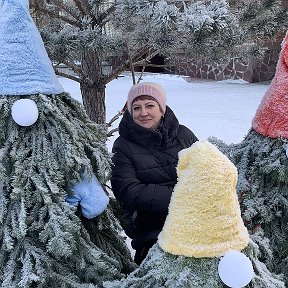 Фотография "А новогодние украшения бывают разными 🎄 управляющая компания старается удивлять ❄️"