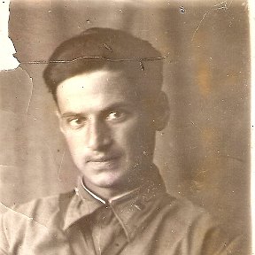 Фотография "Мой отец - Младший лейтенант Яесс Григорий Владимирович в 1939 году после окончания школы младших командиров, во время Зимней советско-финской компании."