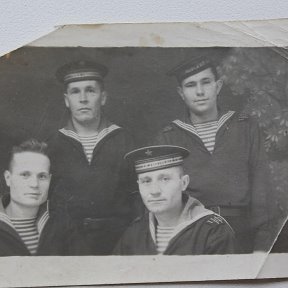 Фотография "Мой дед ЗАХАРОВ ФЕДОР МИТРОФАНОВИЧ( слева в верхнем ряду). Береговая оборона Крыма (Великая Отечественная Война)."