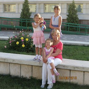 Фотография "Я с любимыми внучками"