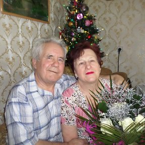 Фотография "1 января 2016 г. Рядышком с дедушкой бабушка."