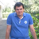 Роман Резников