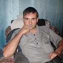 Анатолий Левченко