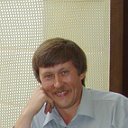 Михаил Ларионов