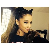 Ariana Grande ✔ ✩