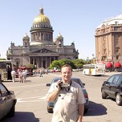 Александр Ларионов