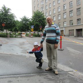 Фотография "Хельсинки. Июнь 2013 год. С внуком Андрюшей."