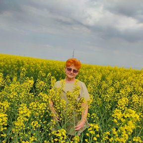 Фотография "Я в рапсовом поле"