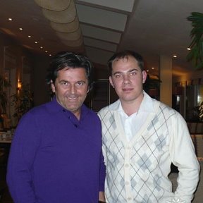 Фотография "Только звёзды: DJKOSTA (справа) и мировая легенда THOMAS ANDERS (MODERN TALKING) работаем на концерте в Киеве 26 сентября 2008 года,ужин в лучшей гостницы Украины "Опера" ,где мы и жили, фото после сольного концерта"