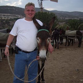 Фотография "Кипр, рядом со мной ослик Зевс, октябрь 2007г"