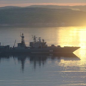 Фотография "Большой противолодочный корабль "Североморск" на рейде в Кольском заливе."