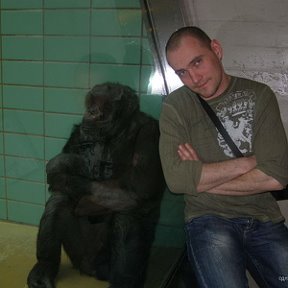 Фотография "Я с обезьяной (я посветлее) "