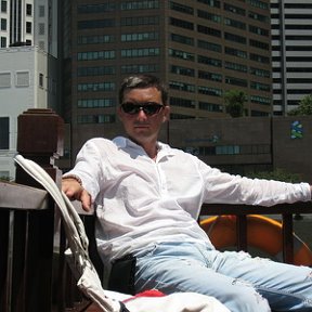 Фотография "сингапур март 2009, речной трамвйчик"