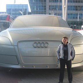 Фотография "Мюнхен, аэропорт, Audi ТТмаленький)) сентябрь 2006"