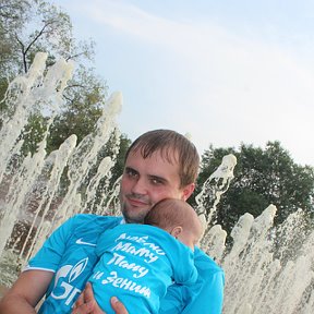 Фотография "11.08.2012 г. Совсем недавно "Зенит" выиграл у "Спама" 5:0. Мы с дочей решили отметить:)))"