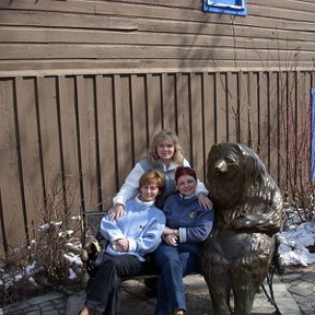 Фотография "Татьяна, Светлана и я посередине Park City, Utah,2008год(мои девочки у меня в гостях)."