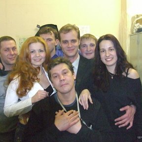 Фотография "Корбина 07.03.06 с друзьями.Понятно что по центру эт я..."