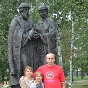 Фотография "Памятник благоверным князю Петру и княгине Февронии (покровителям семьи) в Иркутске"