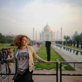 Фотография "Вот он, одно из рукотворных чудес света, в лучах рассвета"