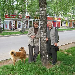 Фотография "В обнимку с любимым деревом."