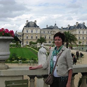 Фотография "в Париже у Люксембургского дворца"