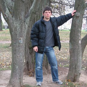 Фотография "Снято в Москве в октябре 2006, я посередине, рядом деревья"
