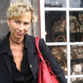 Фотография "Витрина &quot;Магазина Медведя&quot;, Брюгге, Бельгия. 2005 г."