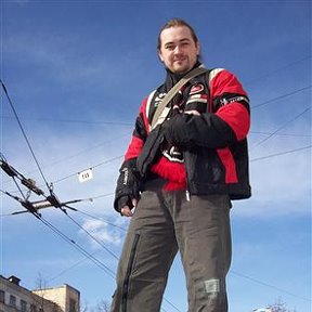 Фотография "Во время поездки в г. Ижевск после тренировки по паркуру."