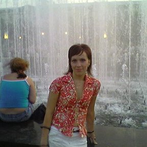Фотография "Это я на пл. Ленина. около &quot;поющих&quot; фонтанов"