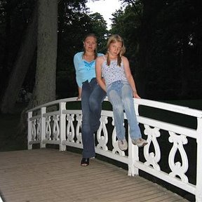 Фотография "я и старшая дочка в Литве 2005г"