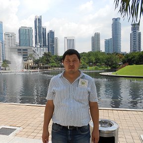 Фотография "Malaysia, Kuala Lumpur, Petronas Twin Towers майдони."