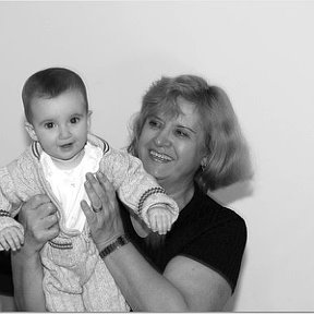 Фотография "Это я,Лидия Корастина(Белая),с внучкой Дашенькой,2007
США,Чикаго
"