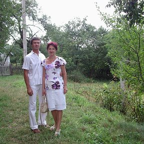 Фотография "2003г.  мы в гостях у мамы в г. Снятын."