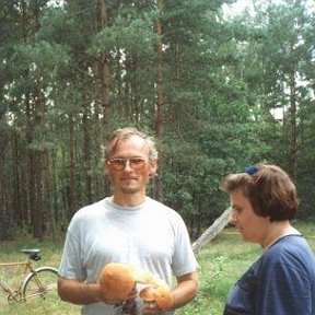 Фотография "на поляне на берегу Белого озера
у деревни Белое
Гродненский район
2001 год"