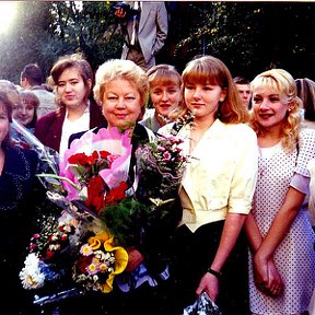 Фотография "Выпуск 1999 г. 1 сентября Последний год в школе."