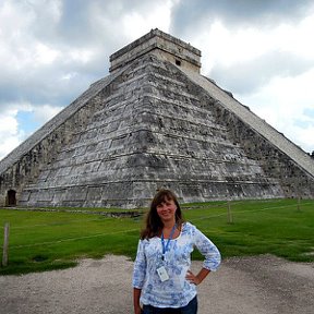 Фотография "Пирамида Кукулькана в древнем городе майя Чичен-Ица на полуострове Юкатан в Мексике"