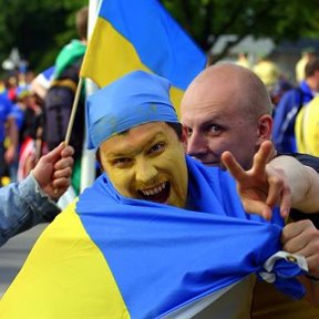 Фотография "На Олимпиумштадион в Берлине, после победы сборной Украины над сборной Туниса, позволившей украинцам пройти в 1/8."