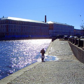 Фотография "Фонтанка ! На фоне Санкт-Петербургского монетного двора !"