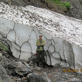 Фотография "При желании,снег на Сахалине можно и в августе найти. (август 2010 год Чамгинский "ледник")"