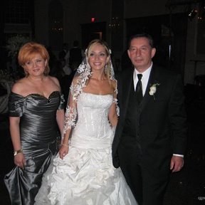 Фотография "Я с мужем и с дочкой Аннечкой на ее свадьбе."