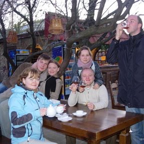 Фотография "майские праздники, Крым 2007 согреваемся Коктебельским коньяком"