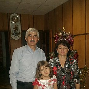 Фотография "Встречаем 2010 год. Я с дочерью Алиной и супругой Валентиной."