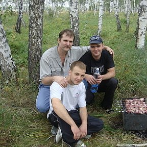 Фотография "мои парни в лесу под Омском"