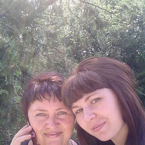Фотография "8июля 2011г я с дочкой Настей у ДК.им.Кочубея."