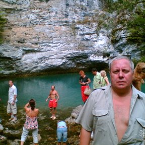 Фотография "Конец августа 2007 года, Голубое озеро (Рица Абхазия)."