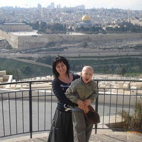 Фотография "Иерусалим,я с сыном Данилом,вид на старый город."