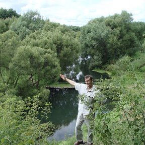 Фотография "Это я у Краснозоренского родника. Фотографировала дочка."