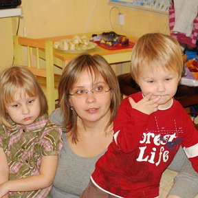 Фотография "12.01.2008 я с детками в гостях у Жени и Кати"